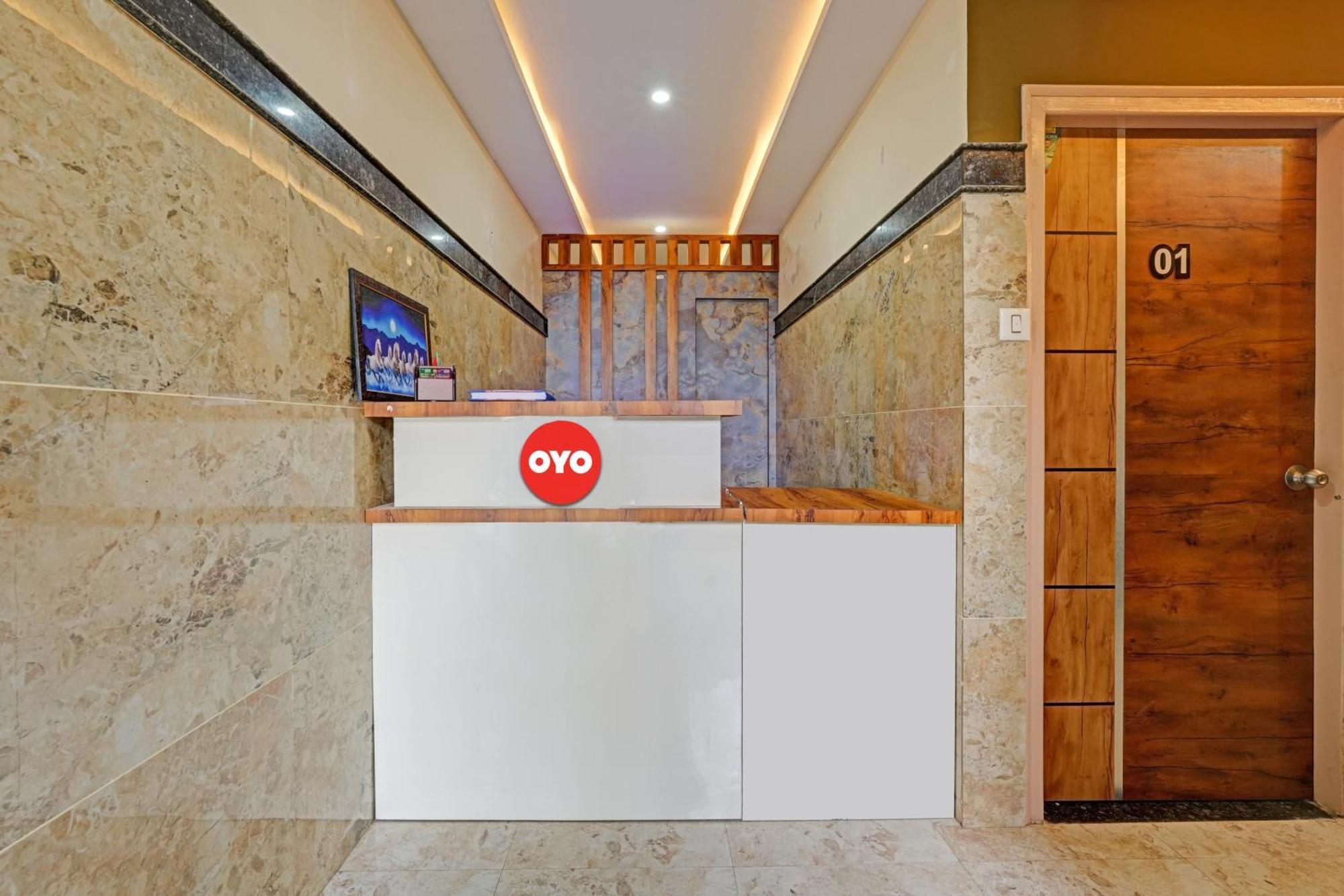 Hotel O Sri Chowdeshwari Boarding And Lodging Tavarikere Eksteriør billede